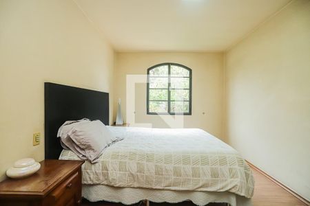 Casa à venda com 280m², 4 quartos e 6 vagasQuarto 4 - Suíte