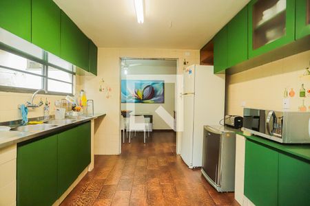 Casa à venda com 280m², 4 quartos e 6 vagasCozinha