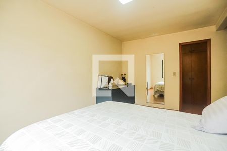 Casa à venda com 280m², 4 quartos e 6 vagasQuarto 4 - Suíte