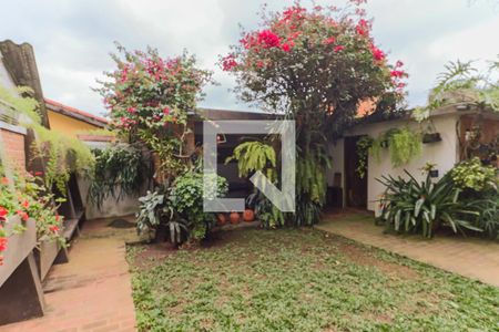 Casa à venda com 219m², 3 quartos e 2 vagasJardim / Churrasqueira
