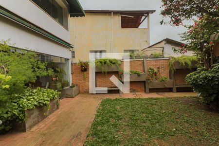 Casa à venda com 219m², 3 quartos e 2 vagasJardim / Churrasqueira