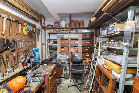 Casa à venda com 219m², 3 quartos e 2 vagasQuarto / Atelie / Deposito