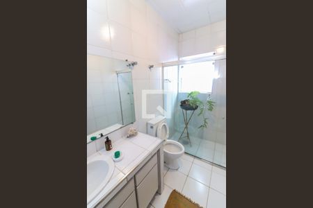 Casa à venda com 219m², 3 quartos e 2 vagasBanheiro Social