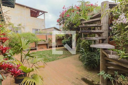 Casa à venda com 219m², 3 quartos e 2 vagasJardim / Churrasqueira