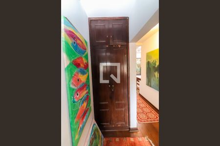 Casa à venda com 219m², 3 quartos e 2 vagasRoupeiro Corredor