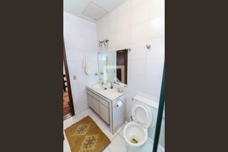 Casa à venda com 219m², 3 quartos e 2 vagasBanheiro Social