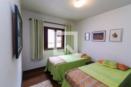 Casa à venda com 219m², 3 quartos e 2 vagasQuarto 1