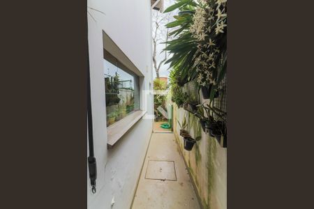 Casa à venda com 219m², 3 quartos e 2 vagasCorredor