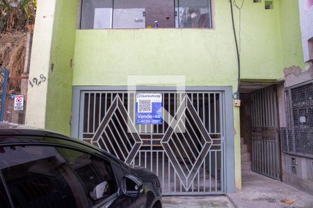 Casa à venda com 250m², 7 quartos e 2 vagasFachada