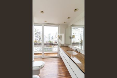 Apartamento à venda com 408m², 3 quartos e 5 vagasBanheiro 1 - Suíte Master
