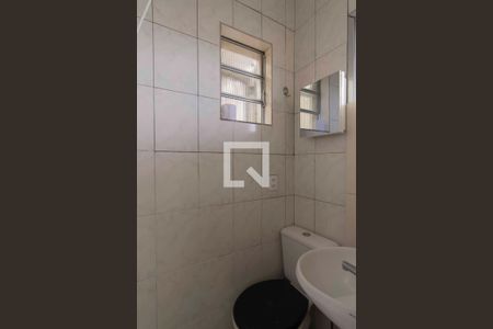 Banheiro de apartamento para alugar com 1 quarto, 40m² em Parque Monteiro Soares, São Paulo