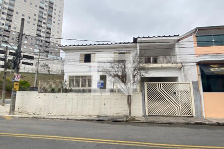Casa para alugar com 240m², 4 quartos e 3 vagasFachada