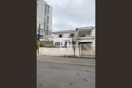 Casa para alugar com 240m², 4 quartos e 3 vagasFachada