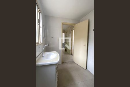 Casa para alugar com 240m², 4 quartos e 3 vagasBanheiro 2