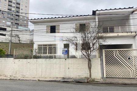 Casa para alugar com 240m², 4 quartos e 3 vagasFachada