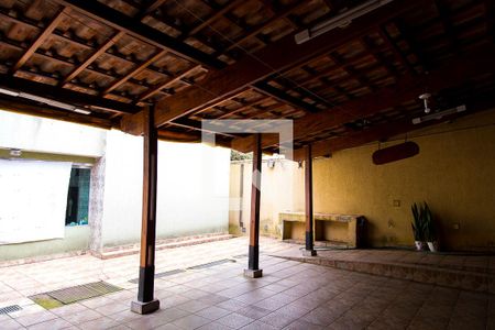 Casa à venda com 300m², 5 quartos e 5 vagasQuintal