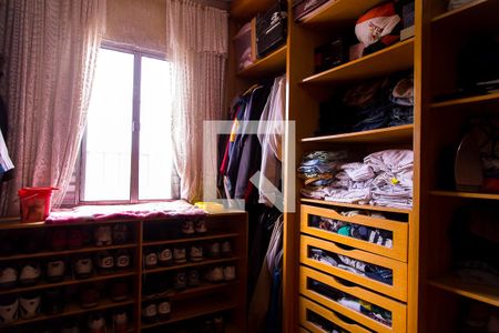 Casa à venda com 300m², 5 quartos e 5 vagasCloset