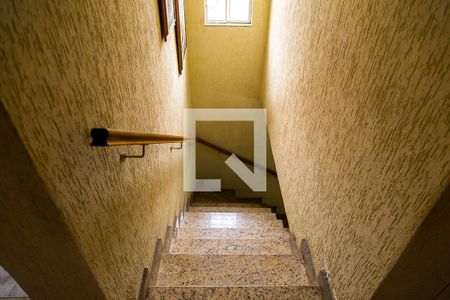 Casa à venda com 300m², 5 quartos e 5 vagasCorredor - Escada