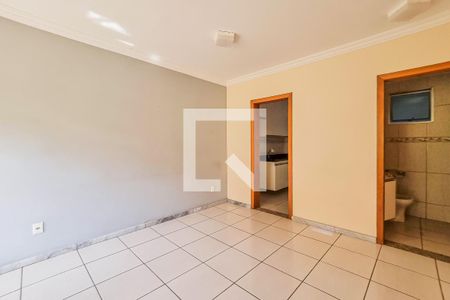 Sala de casa de condomínio para alugar com 2 quartos, 70m² em Copacabana, Belo Horizonte