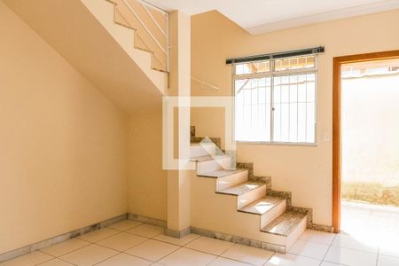 Sala de casa de condomínio para alugar com 2 quartos, 70m² em Copacabana, Belo Horizonte