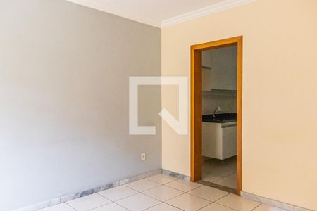 Sala de casa de condomínio para alugar com 2 quartos, 70m² em Copacabana, Belo Horizonte