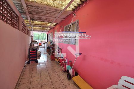 Casa à venda com 120m², 2 quartos e 2 vagasQuintal