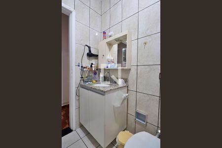 Casa à venda com 120m², 2 quartos e 2 vagasBanheiro Social