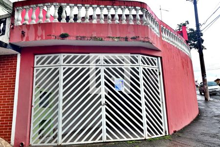 Casa à venda com 120m², 2 quartos e 2 vagasFachada