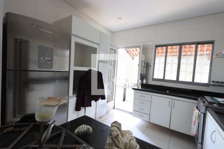 Casa à venda com 150m², 4 quartos e 3 vagasCozinha