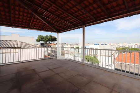 Casa à venda com 150m², 4 quartos e 3 vagasTerraço