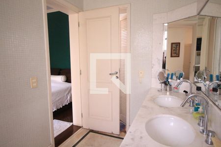 Casa à venda com 480m², 6 quartos e 5 vagasBanheiro