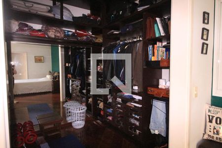 Casa à venda com 480m², 6 quartos e 5 vagasCloset da suíte