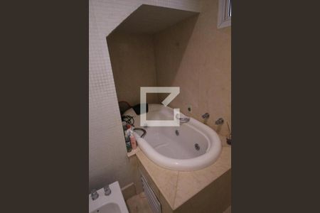 Casa à venda com 480m², 6 quartos e 5 vagasBanheiro