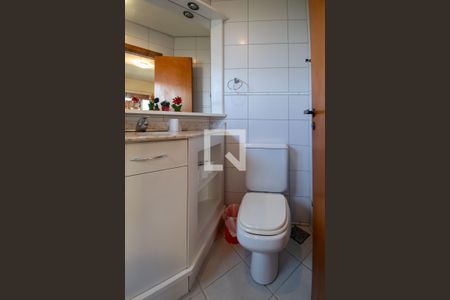 Casa de condomínio à venda com 389m², 3 quartos e 3 vagas Casa de condomínio à venda com 389m², 3 quartos e 3 vagasBanheiro da Suíte 2