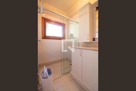 Casa de condomínio à venda com 389m², 3 quartos e 3 vagas Casa de condomínio à venda com 389m², 3 quartos e 3 vagasBanheiro da Suíte 1