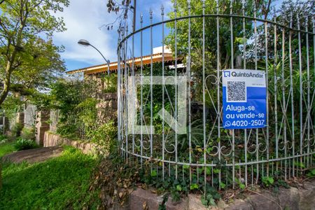 Casa de condomínio à venda com 389m², 3 quartos e 3 vagas Casa de condomínio à venda com 389m², 3 quartos e 3 vagasFachada do Condomínio