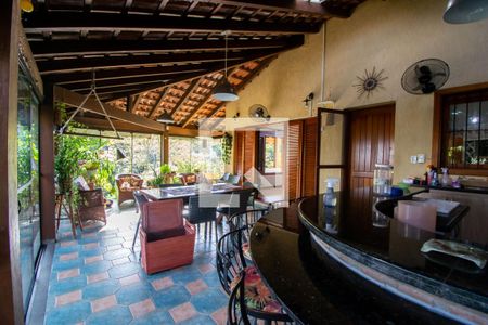 Casa de condomínio à venda com 389m², 3 quartos e 3 vagas Casa de condomínio à venda com 389m², 3 quartos e 3 vagasVaranda da Sala