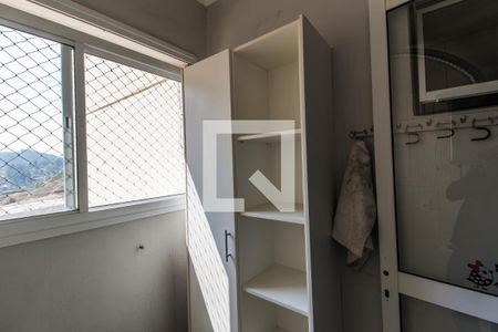 Apartamento à venda com 71m², 3 quartos e 1 vagaÁrea de Serviço