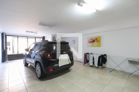 Casa à venda com 150m², 3 quartos e 4 vagas Casa à venda com 150m², 3 quartos e 4 vagasGaragem