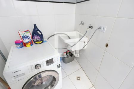 Casa à venda com 150m², 3 quartos e 4 vagas Casa à venda com 150m², 3 quartos e 4 vagasLavanderia