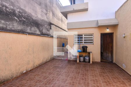 Casa à venda com 100m², 2 quartos e 1 vaga Casa à venda com 100m², 2 quartos e 1 vagaQuintal