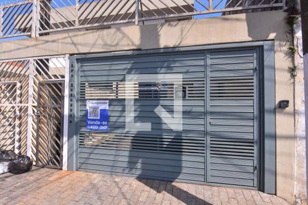 Casa à venda com 100m², 2 quartos e 1 vaga Casa à venda com 100m², 2 quartos e 1 vagaFachada