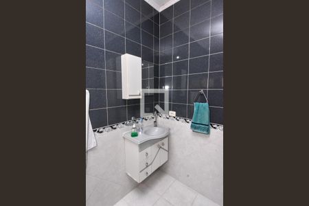 Casa à venda com 189m², 3 quartos e 5 vagas Casa à venda com 189m², 3 quartos e 5 vagasBanheiro Corredor