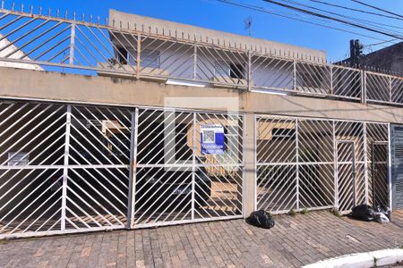 Casa à venda com 189m², 3 quartos e 5 vagas Casa à venda com 189m², 3 quartos e 5 vagasFachada