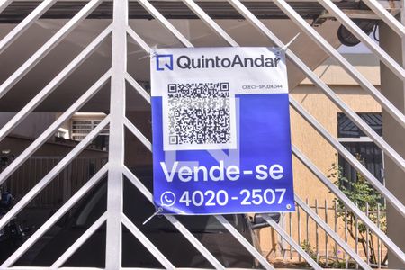 Casa à venda com 189m², 3 quartos e 5 vagas Casa à venda com 189m², 3 quartos e 5 vagasFachada