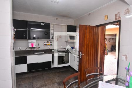 Casa à venda com 189m², 3 quartos e 5 vagas Casa à venda com 189m², 3 quartos e 5 vagasCozinha