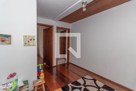 Casa à venda com 260m², 4 quartos e 3 vagas Casa à venda com 260m², 4 quartos e 3 vagasEscritório