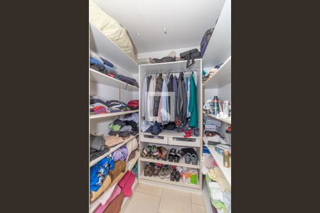 Casa à venda com 260m², 4 quartos e 3 vagas Casa à venda com 260m², 4 quartos e 3 vagasCloset da suíte 3