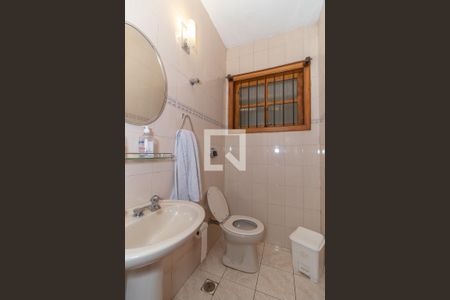 Casa à venda com 260m², 4 quartos e 3 vagas Casa à venda com 260m², 4 quartos e 3 vagasLavabo