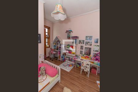 Casa à venda com 260m², 4 quartos e 3 vagas Casa à venda com 260m², 4 quartos e 3 vagasQuarto 4